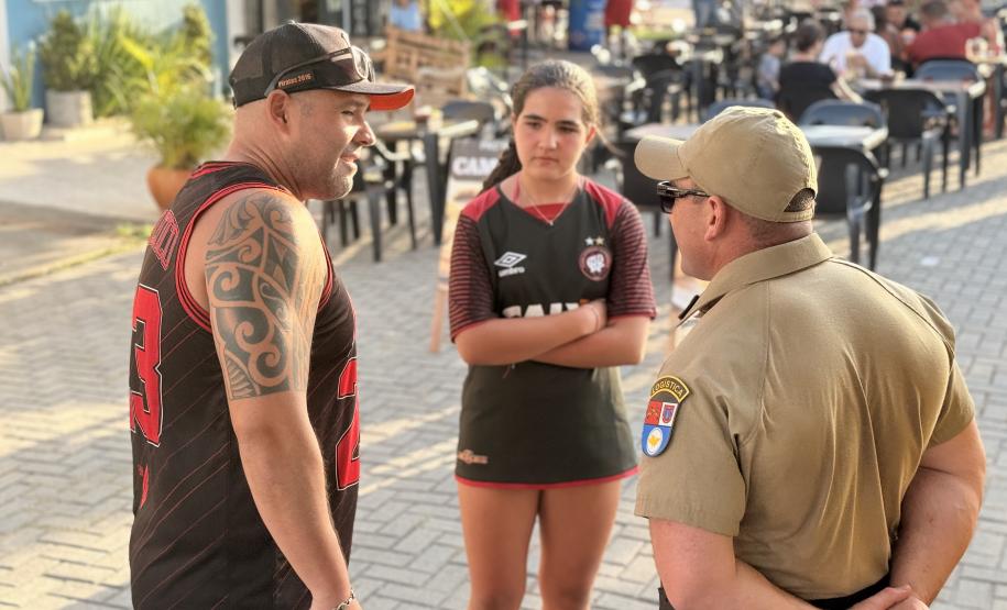 Uso consciente do som e da boa convivência: PMPR reforça orientações no Litoral durante o verão