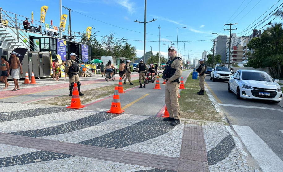 PMPR realiza ação educativa sobre uso de patinetes elétricos e ciclomotores em Matinhos
