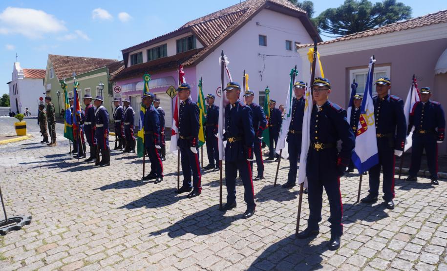PMPR participa de solenidade em homenagem aos 132 anos do Cerco da Lapa
