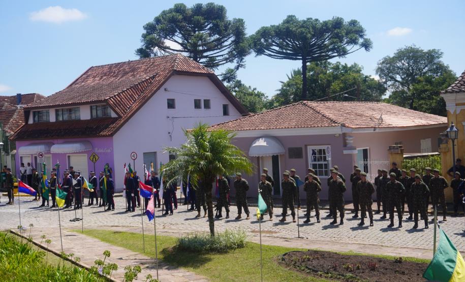 PMPR participa de solenidade em homenagem aos 132 anos do Cerco da Lapa