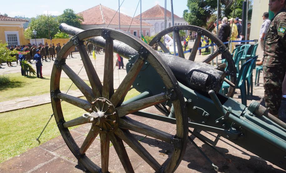 PMPR participa de solenidade em homenagem aos 132 anos do Cerco da Lapa