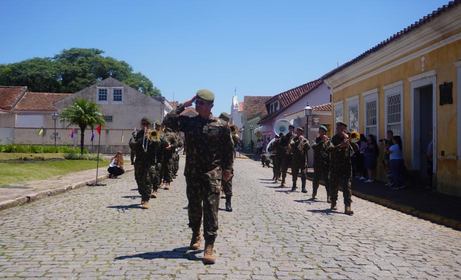 PMPR participa de solenidade em homenagem aos 132 anos do Cerco da Lapa
