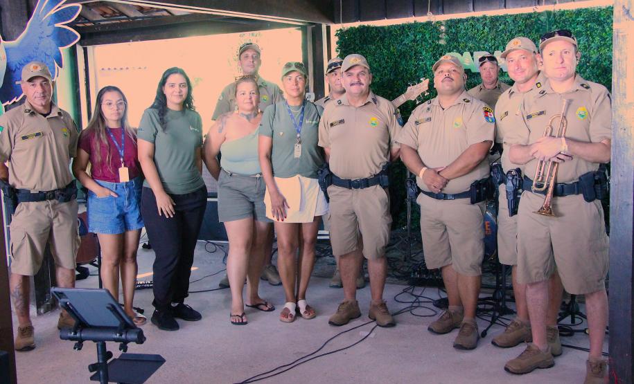 Banda da PMPR encanta público em apresentação inédita na Ilha do Mel