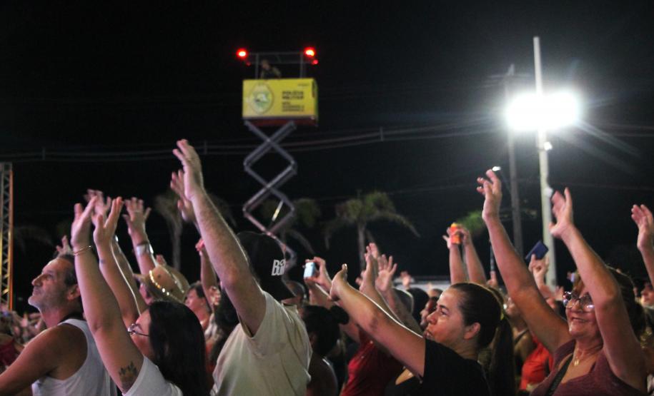 30 mil pessoas prestigiam show em Pontal do Paraná com a segurança da PMPR