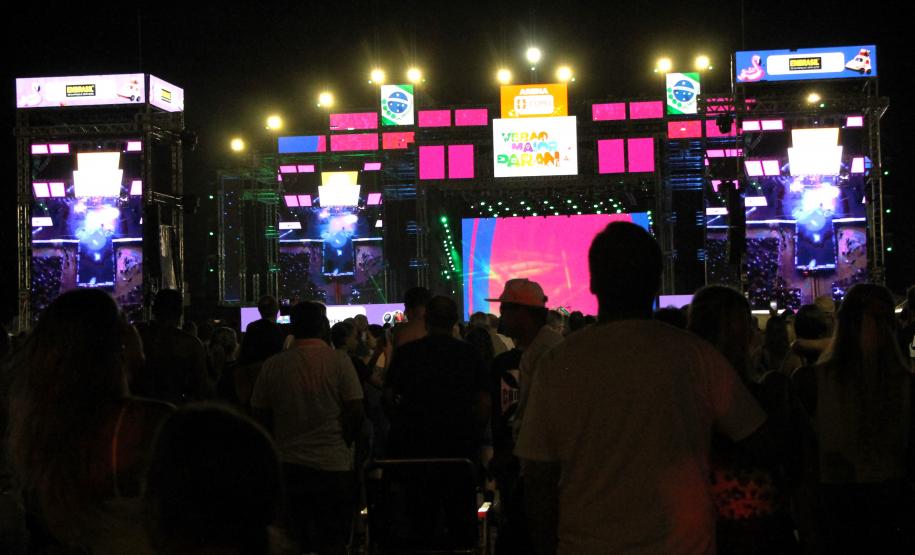 30 mil pessoas prestigiam show em Pontal do Paraná com a segurança da PMPR