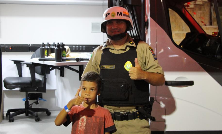 Alegria e proteção policial definem o penúltimo dia da folia em Guaratuba