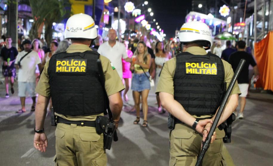 Alegria e proteção policial definem o penúltimo dia da folia em Guaratuba