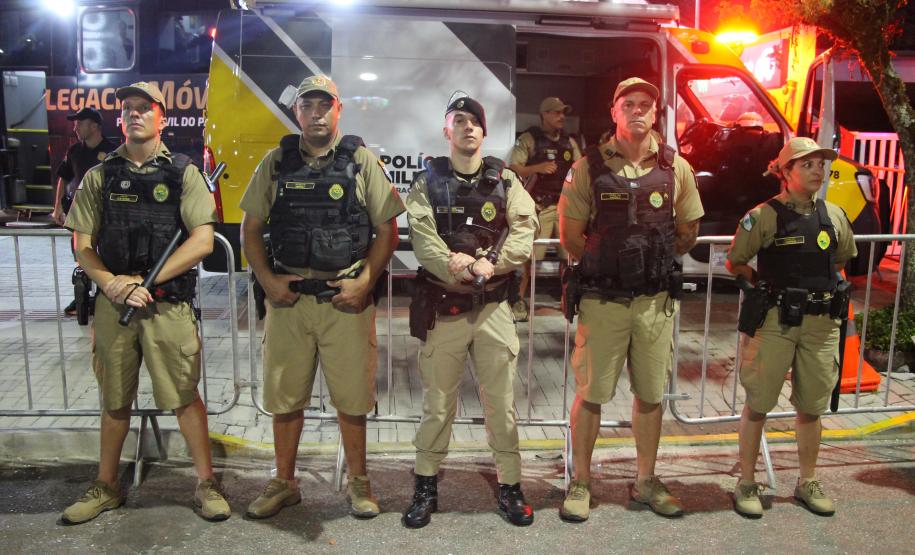 Alegria e proteção policial definem o penúltimo dia da folia em Guaratuba