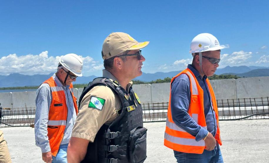 Visita ponte de Guaratuba