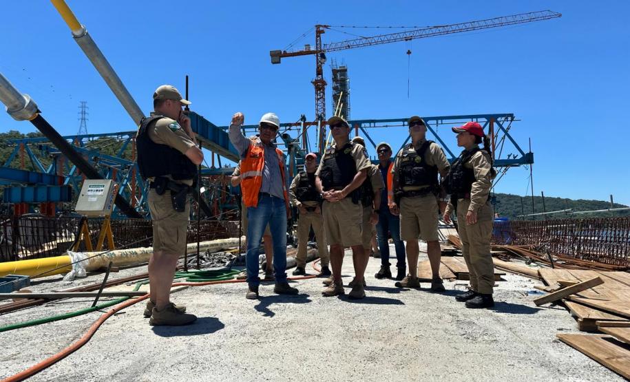 Visita ponte de Guaratuba