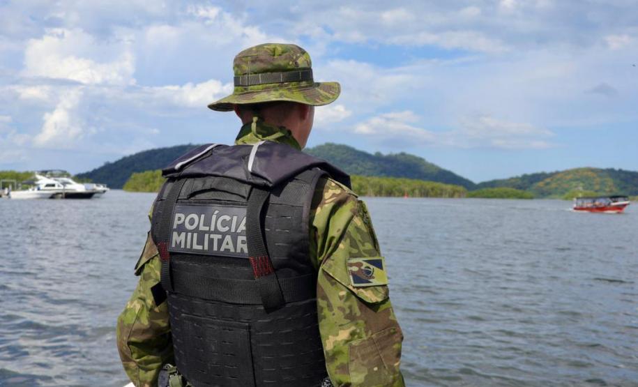 PMPR intensifica patrulhamento náutico para garantir proteção à fauna marinha no verão