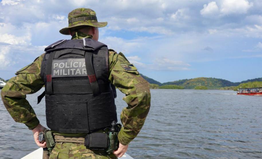 PMPR intensifica patrulhamento náutico para garantir proteção à fauna marinha no verão
