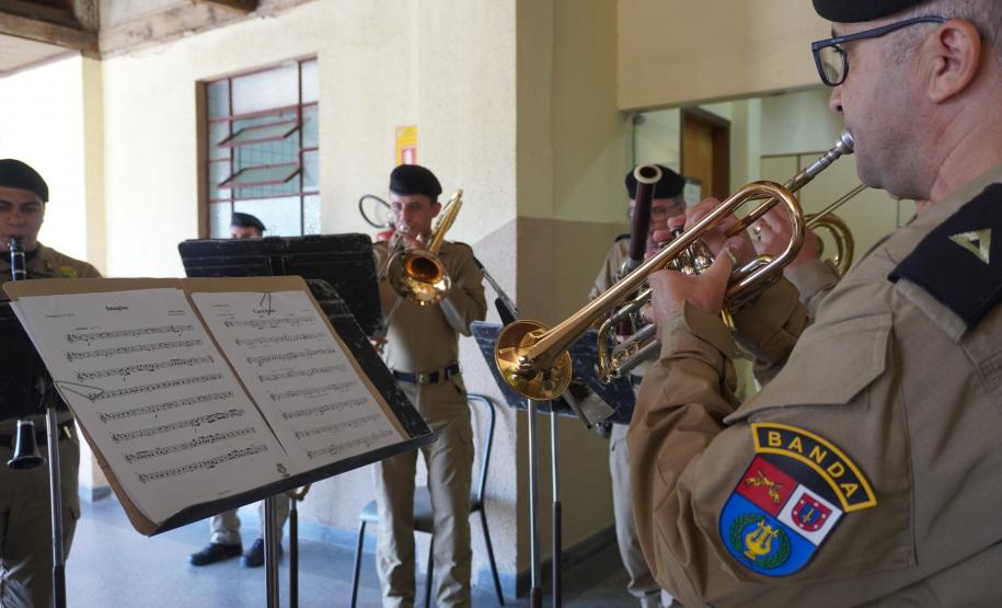 PMPR promove encontro “Chá de Rosas” e debate identidade feminina entre policiais militares