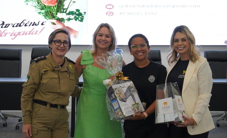 PMPR promove encontro “Chá de Rosas” e debate identidade feminina entre policiais militares