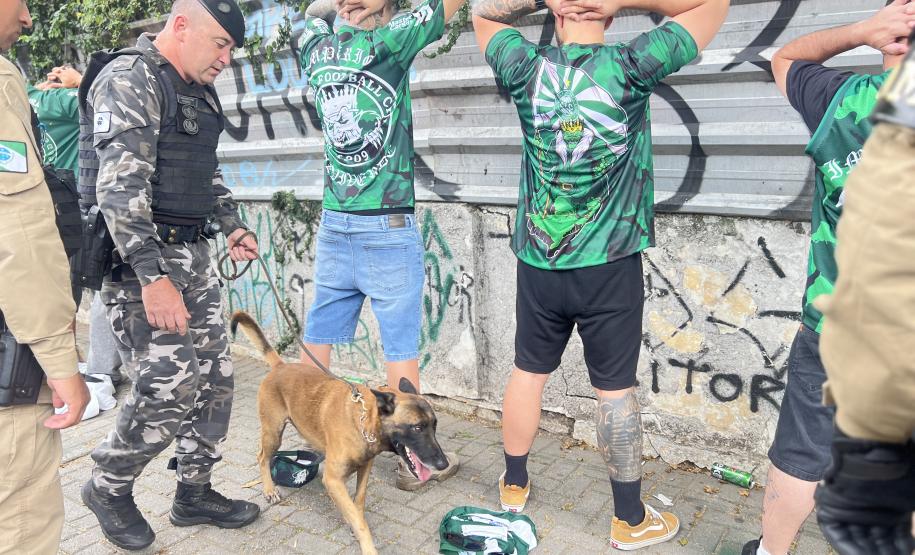 A atuação da PMPR teve início ainda nas primeiras horas da manhã, com reforço no policiamento desde as 8h até as 22H