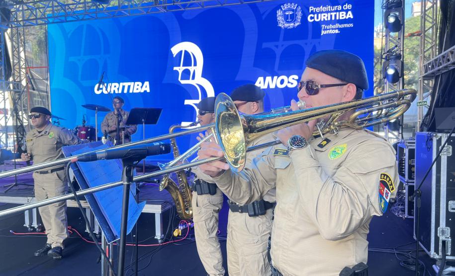 A participação reforça o papel da Polícia Militar do Paraná (PMPR) para além da segurança pública, atuando também como agente de integração social e cultural