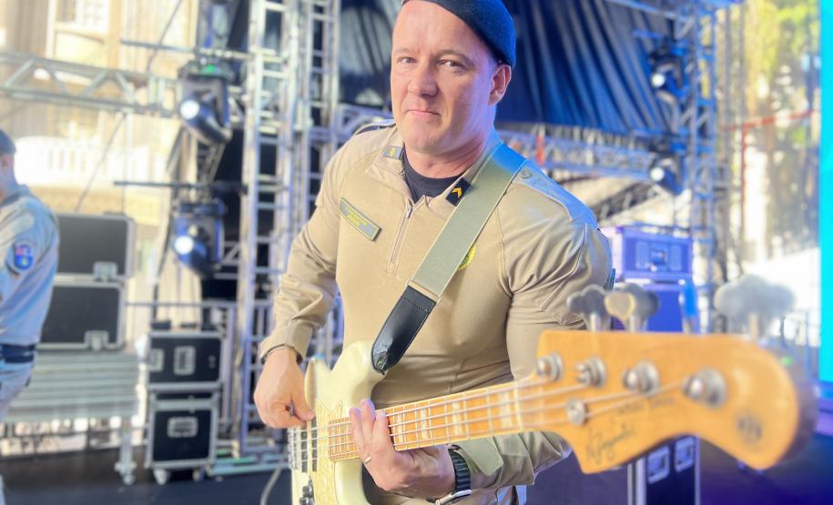 A participação reforça o papel da Polícia Militar do Paraná (PMPR) para além da segurança pública, atuando também como agente de integração social e cultural