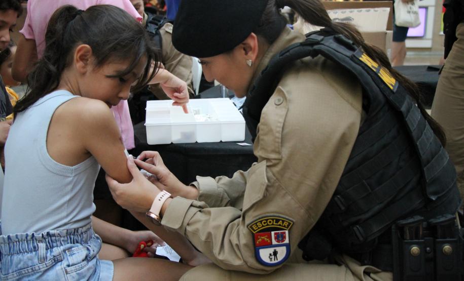 PMPR e Forças de Segurança Intensificam Ações de Proteção à Mulher durante evento da SESP no Shopping Estação