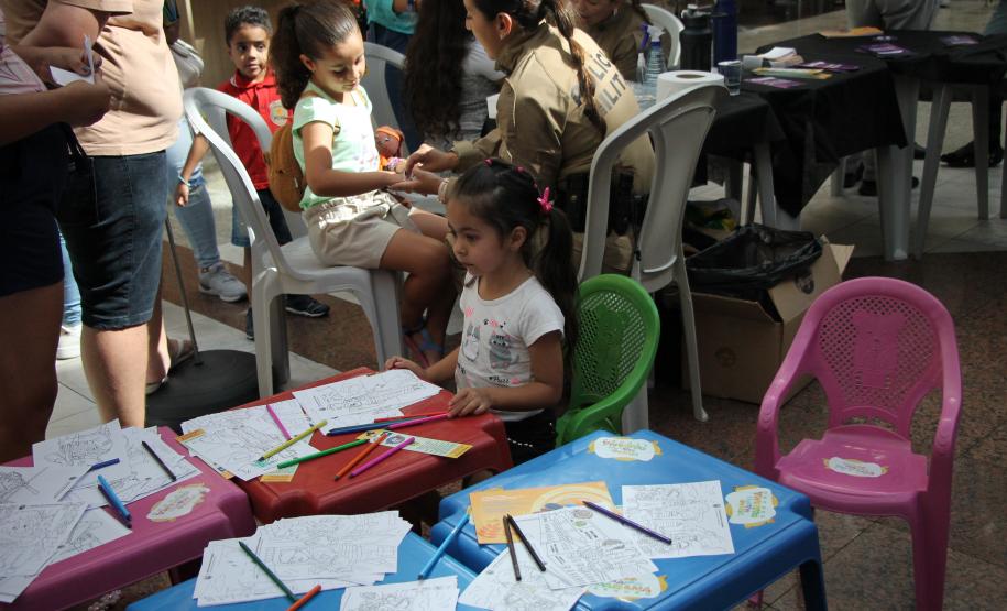 PMPR e Forças de Segurança Intensificam Ações de Proteção à Mulher durante evento da SESP no Shopping Estação