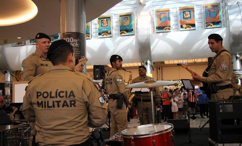 PMPR e Forças de Segurança Intensificam Ações de Proteção à Mulher durante evento da SESP no Shopping Estação