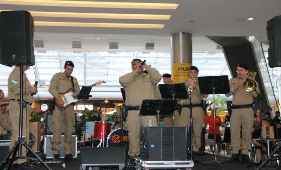 PMPR e Forças de Segurança Intensificam Ações de Proteção à Mulher durante evento da SESP no Shopping Estação