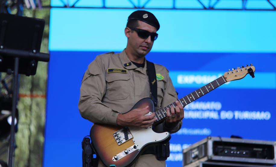 A participação reforça o papel da Polícia Militar do Paraná (PMPR) para além da segurança pública, atuando também como agente de integração social e cultural