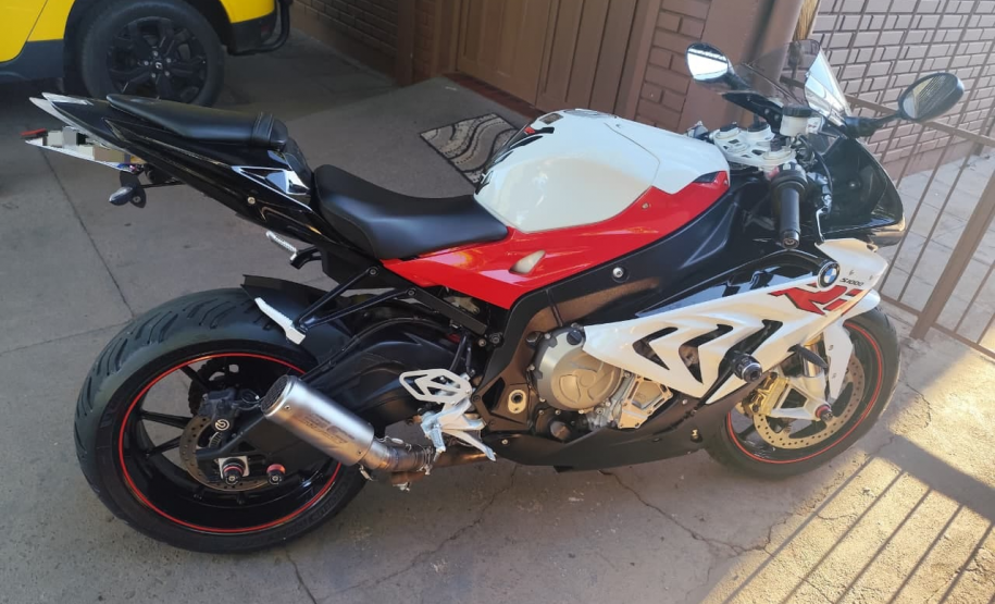 PMPR apreende motocicleta com irregularidades e recolhe outro veículo durante fiscalizações no Noroeste