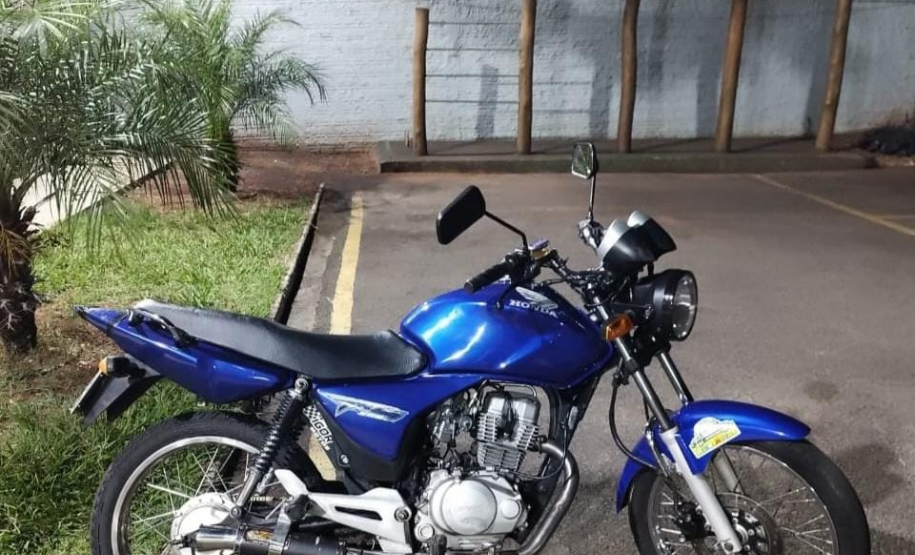 PMPR apreende motocicleta com irregularidades e recolhe outro veículo durante fiscalizações no Noroeste