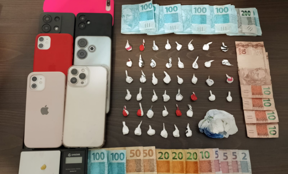 PMPR prende dois suspeitos por tráfico de drogas e cumpre mandado de prisão em Morretes