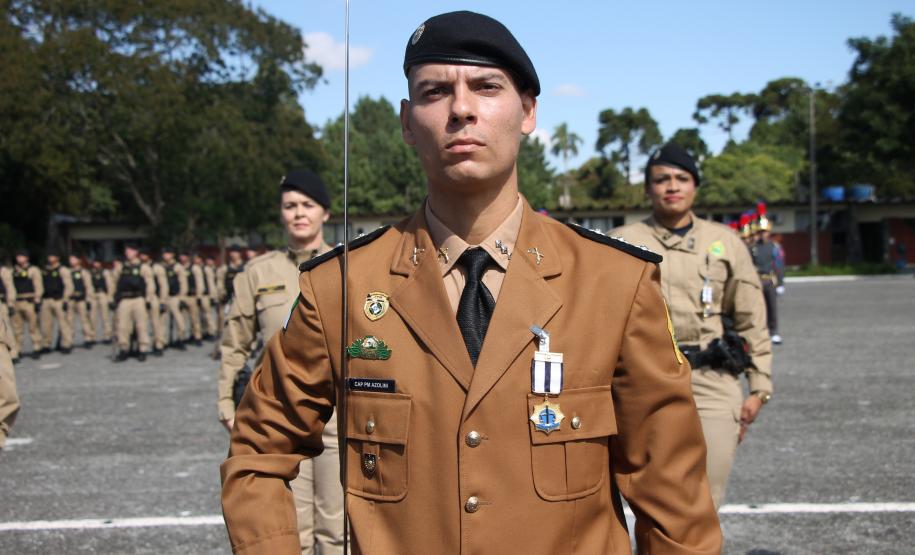 PMPR homenageia Tiradentes e entrega medalhas a autoridades e policiais do Estado