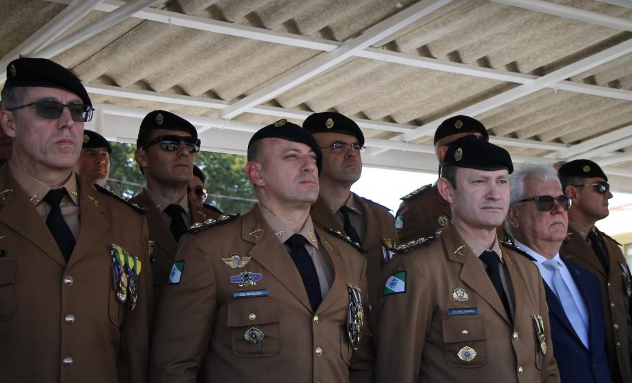 PMPR homenageia Tiradentes e entrega medalhas a autoridades e policiais do Estado