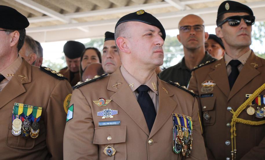 PMPR homenageia Tiradentes e entrega medalhas a autoridades e policiais do Estado