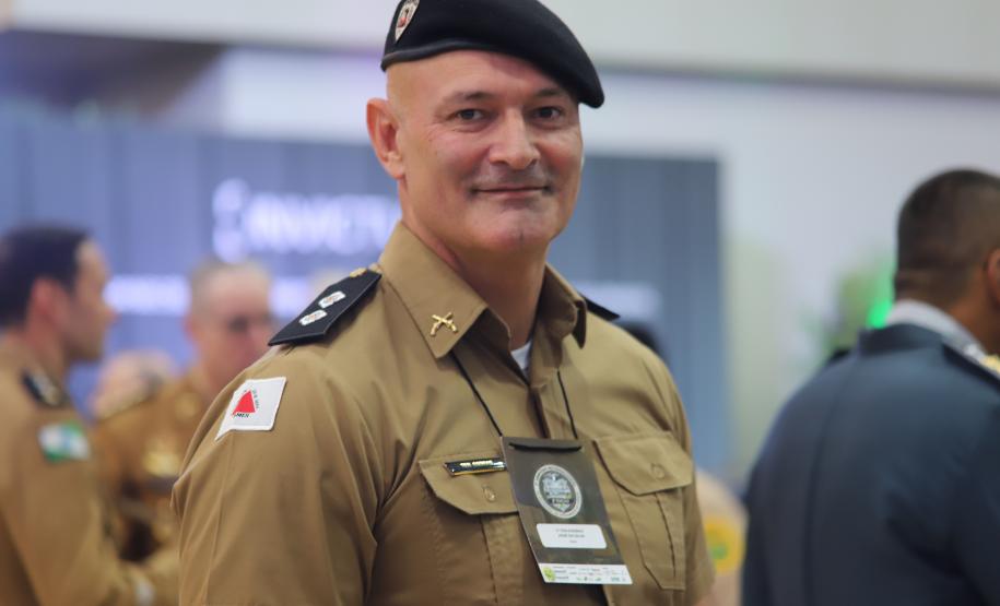 O evento reúne mais de 100 delegações, representando 23 países e 23 estados brasileiros