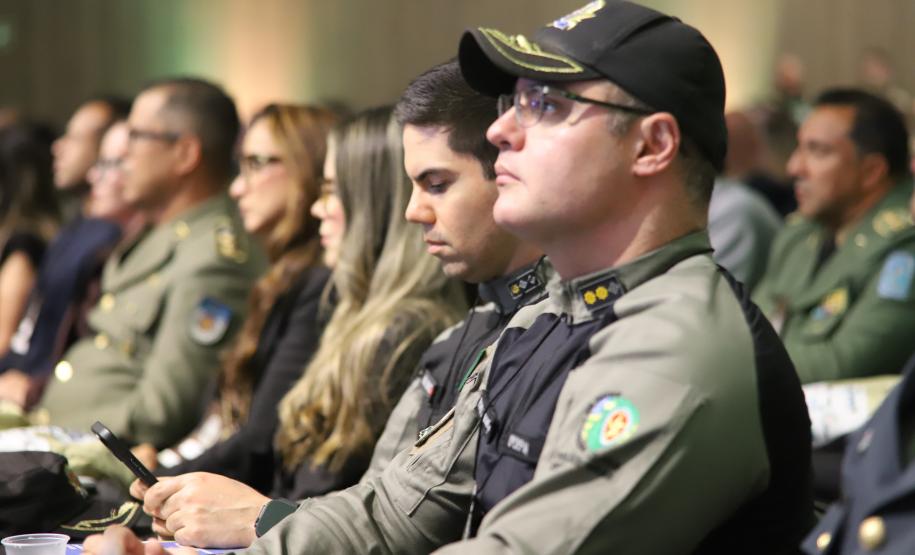 O evento reúne mais de 100 delegações, representando 23 países e 23 estados brasileiros