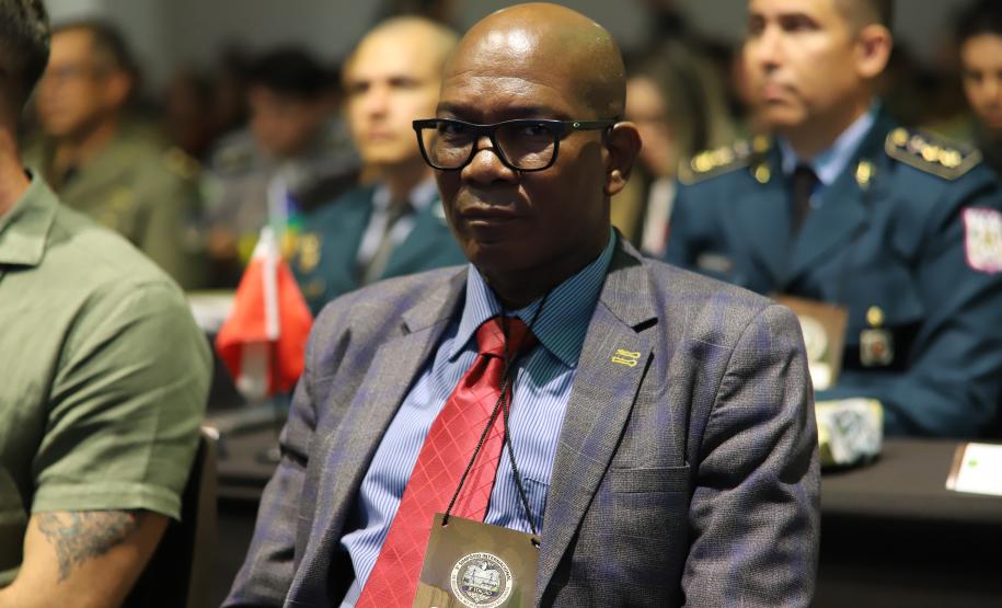 O evento reúne mais de 100 delegações, representando 23 países e 23 estados brasileiros