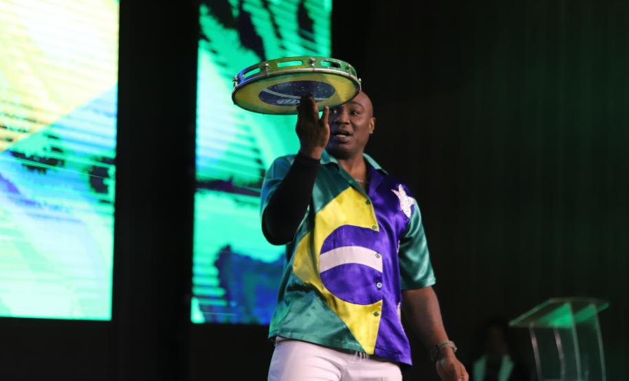 O evento reúne mais de 100 delegações, representando 23 países e 23 estados brasileiros