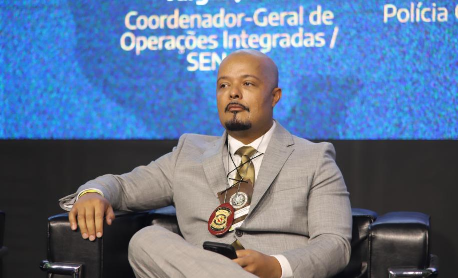 O evento reúne mais de 100 delegações, representando 23 países e 23 estados brasileiros