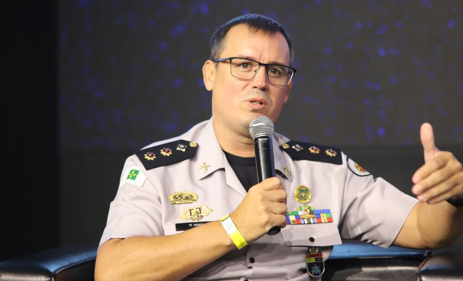 Ao longo do dia, o simpósio reforçou seu caráter internacional, promovendo a troca de experiências entre profissionais de diferentes países