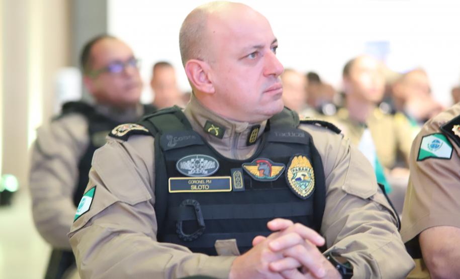 Ao longo do dia, o simpósio reforçou seu caráter internacional, promovendo a troca de experiências entre profissionais de diferentes países