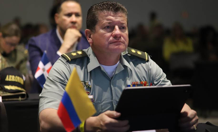 Ao longo do dia, o simpósio reforçou seu caráter internacional, promovendo a troca de experiências entre profissionais de diferentes países