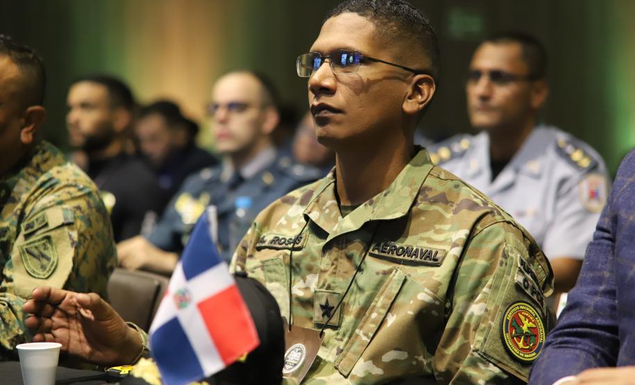 Ao longo do dia, o simpósio reforçou seu caráter internacional, promovendo a troca de experiências entre profissionais de diferentes países