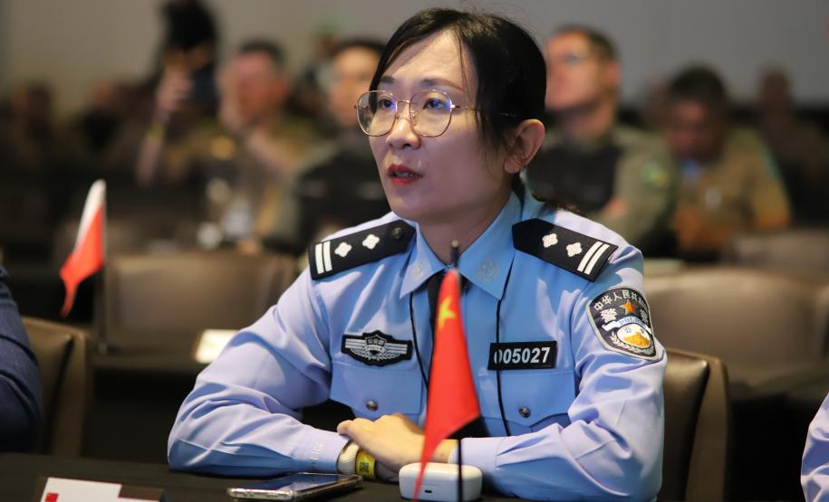 Ao longo do dia, o simpósio reforçou seu caráter internacional, promovendo a troca de experiências entre profissionais de diferentes países