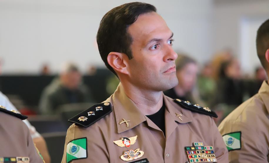 Ao longo do dia, o simpósio reforçou seu caráter internacional, promovendo a troca de experiências entre profissionais de diferentes países