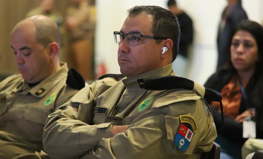 Ao longo do dia, o simpósio reforçou seu caráter internacional, promovendo a troca de experiências entre profissionais de diferentes países