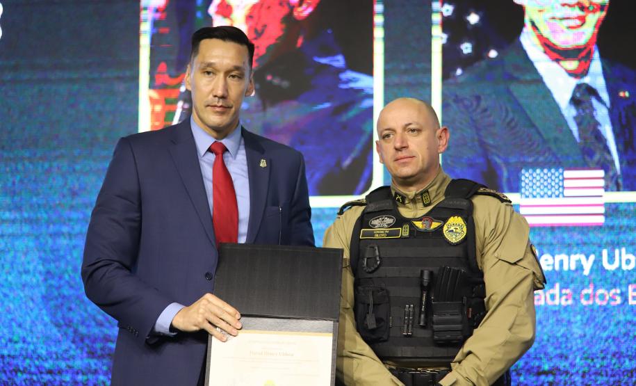 Ao longo do dia, o simpósio reforçou seu caráter internacional, promovendo a troca de experiências entre profissionais de diferentes países