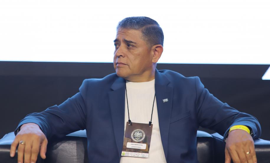 Ao longo do dia, o simpósio reforçou seu caráter internacional, promovendo a troca de experiências entre profissionais de diferentes países