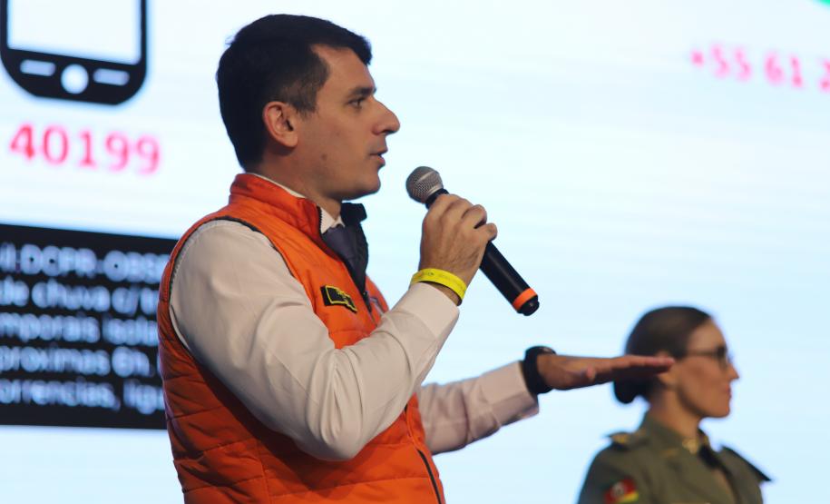 Ao longo do dia, o simpósio reforçou seu caráter internacional, promovendo a troca de experiências entre profissionais de diferentes países