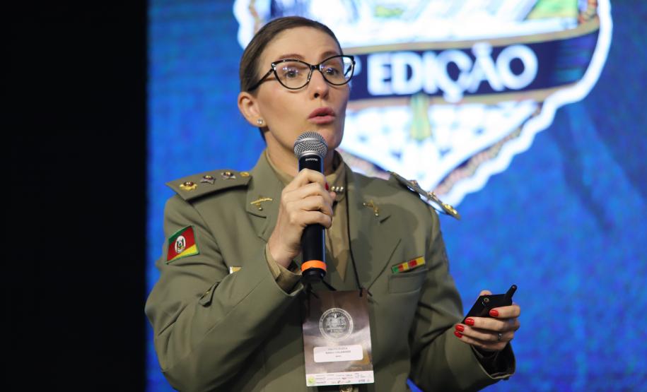 Ao longo do dia, o simpósio reforçou seu caráter internacional, promovendo a troca de experiências entre profissionais de diferentes países