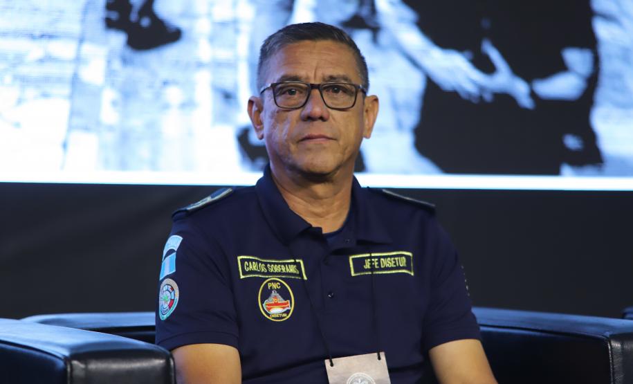 Ao longo do dia, o simpósio reforçou seu caráter internacional, promovendo a troca de experiências entre profissionais de diferentes países