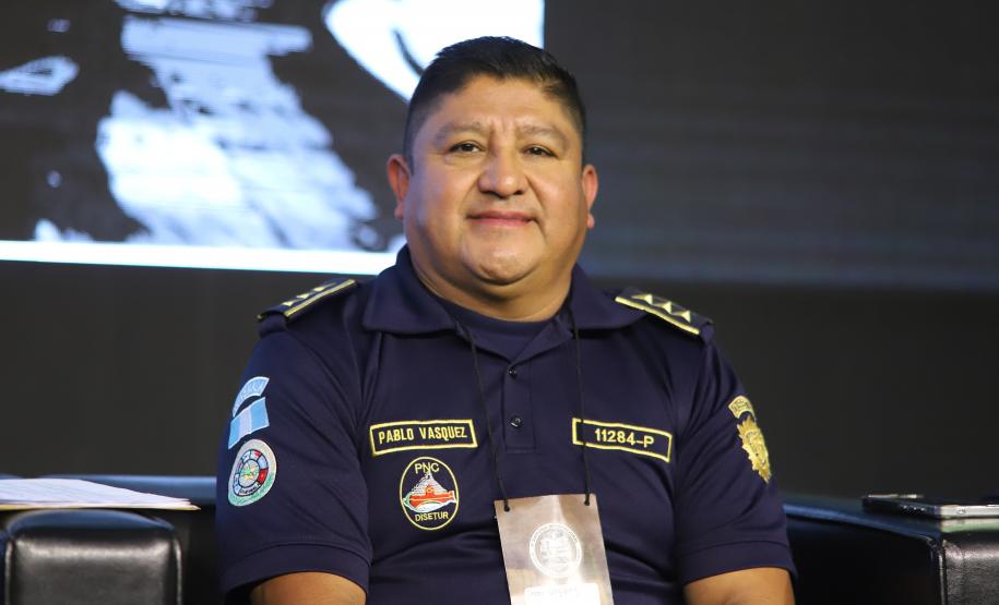 Ao longo do dia, o simpósio reforçou seu caráter internacional, promovendo a troca de experiências entre profissionais de diferentes países